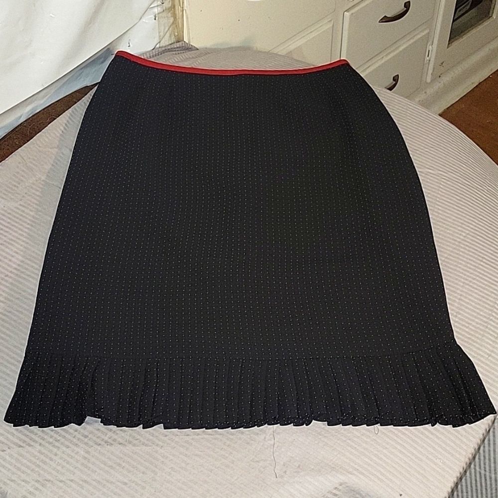 KASPER Ruffle Hem Skirt Swiss Dot Pleated Black Career Party 4 Designer Luxury